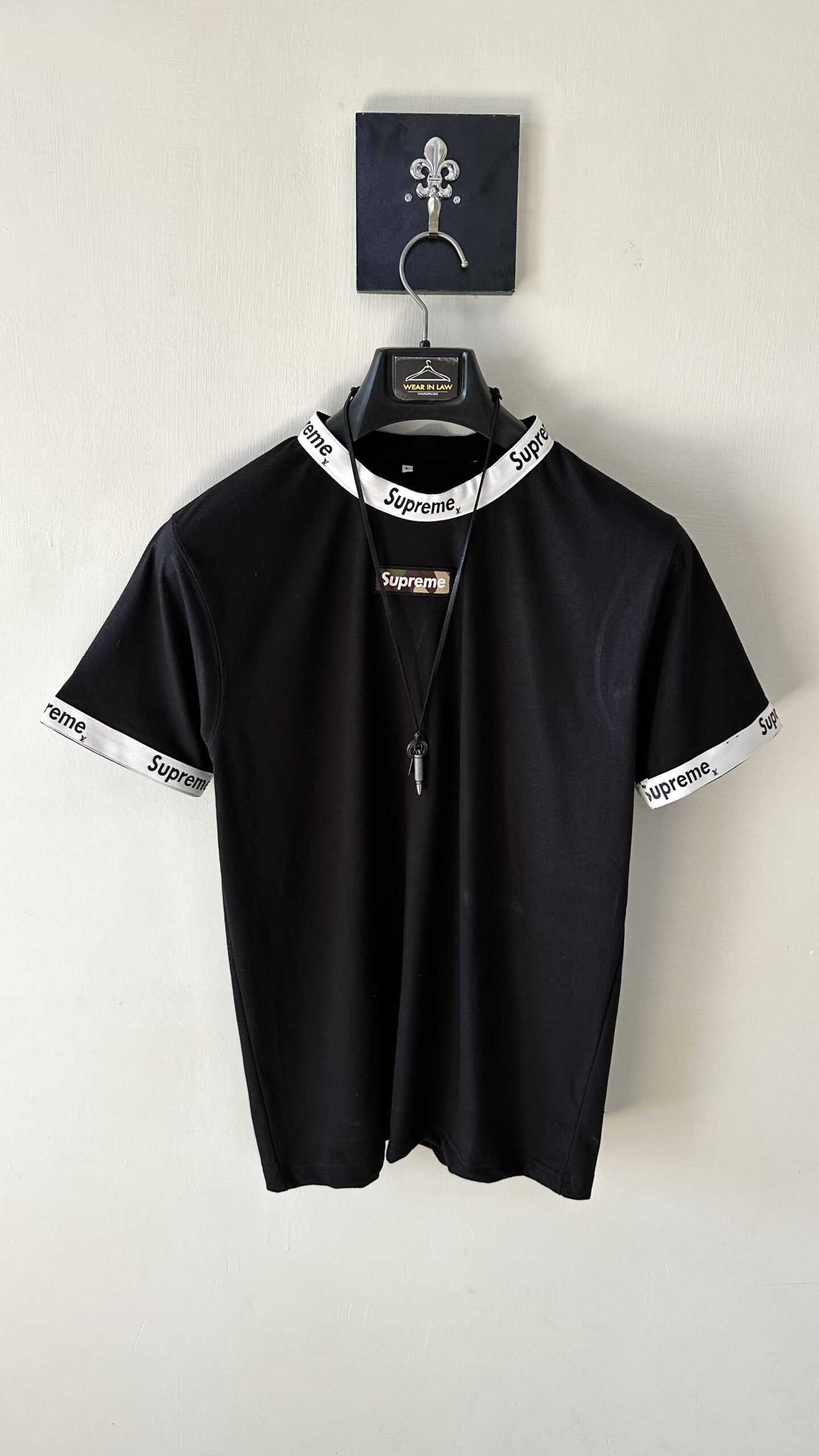Supreme mens smart-fit tshirt
