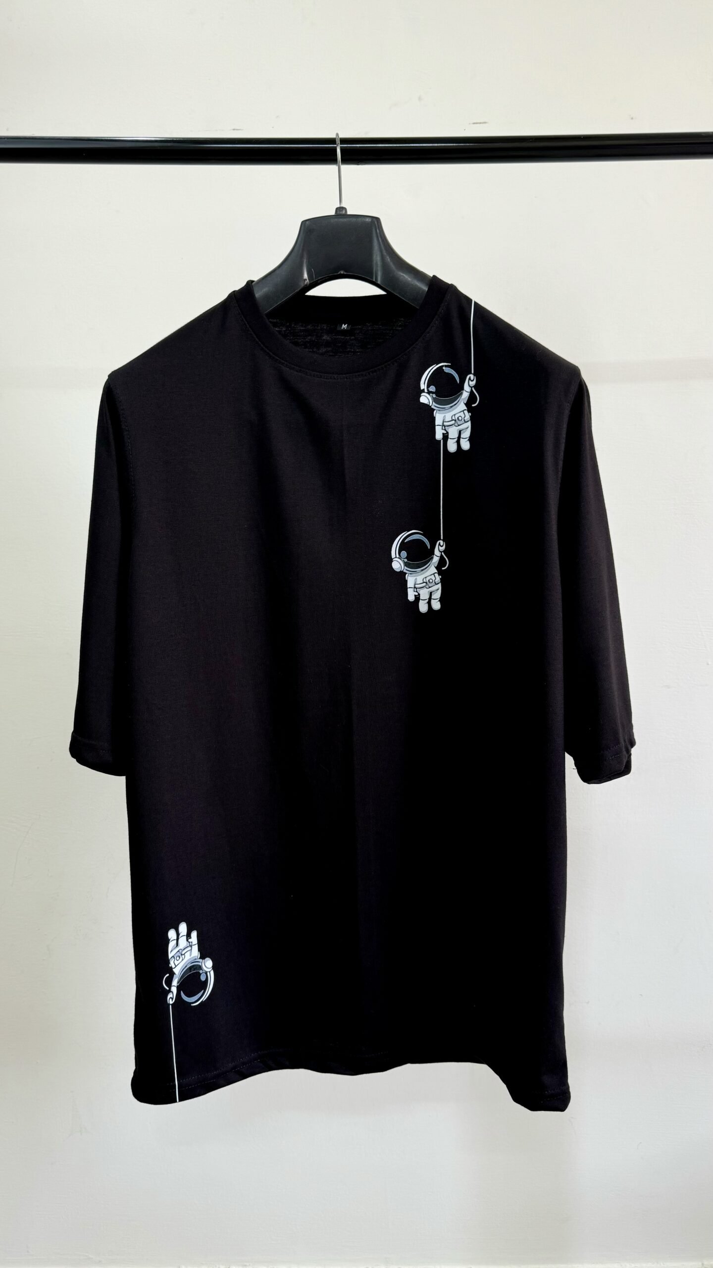 Astronaut oversize graphic tshirt - Image 2